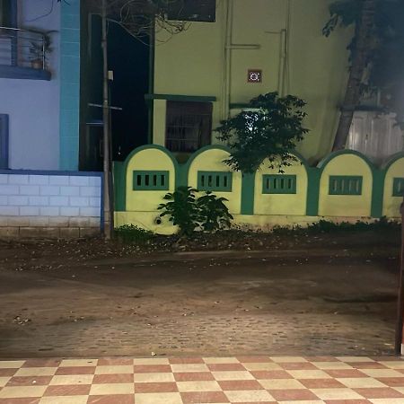 Emerald Euphoria The Luxury Stay Near Infocity Best Seller Bhubaneswar Exterior photo