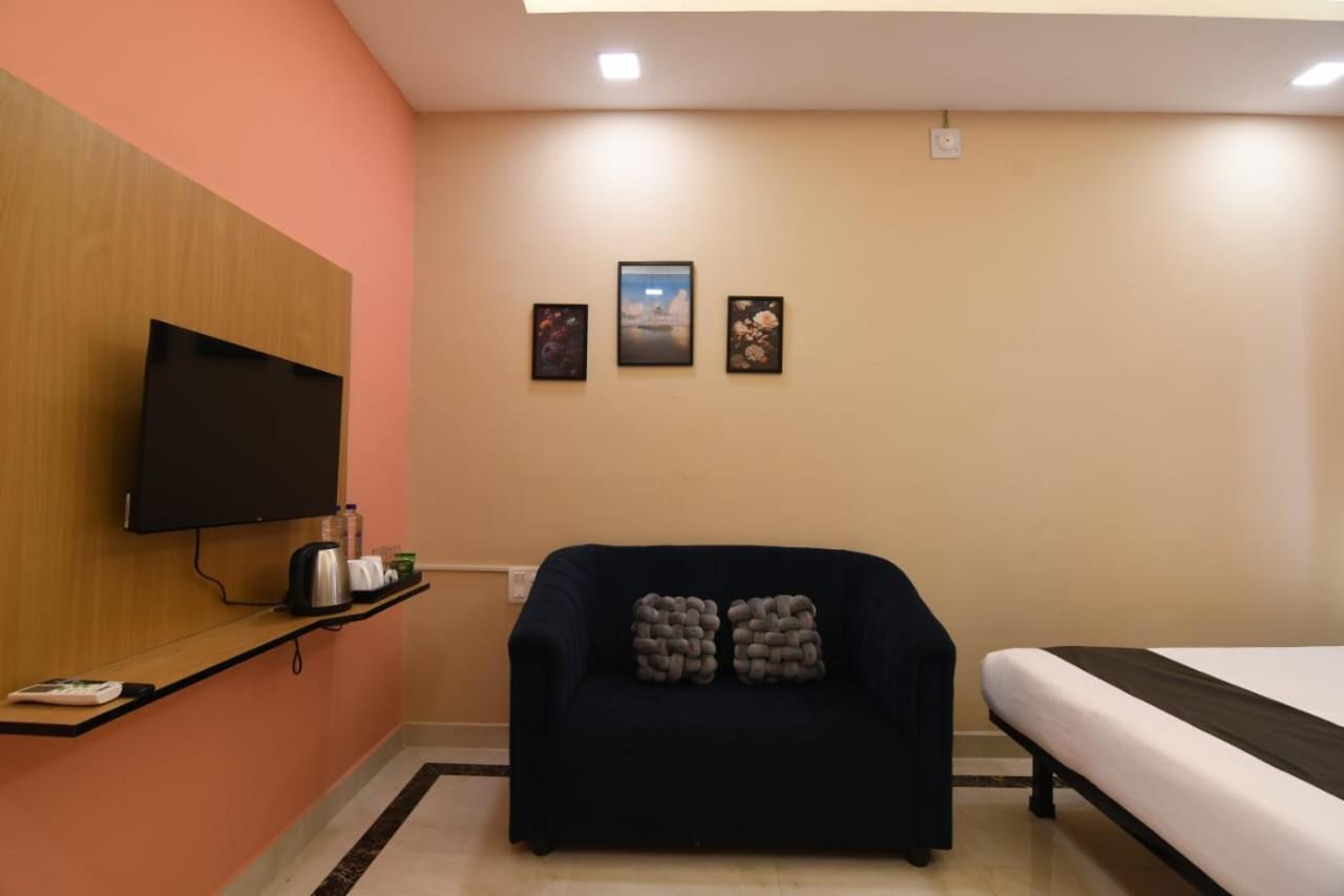 Emerald Euphoria The Luxury Stay Near Infocity Best Seller Bhubaneswar Exterior photo