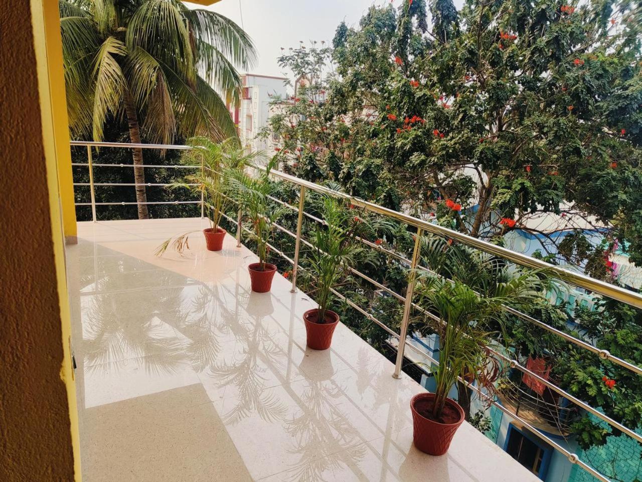 Emerald Euphoria The Luxury Stay Near Infocity Best Seller Bhubaneswar Exterior photo
